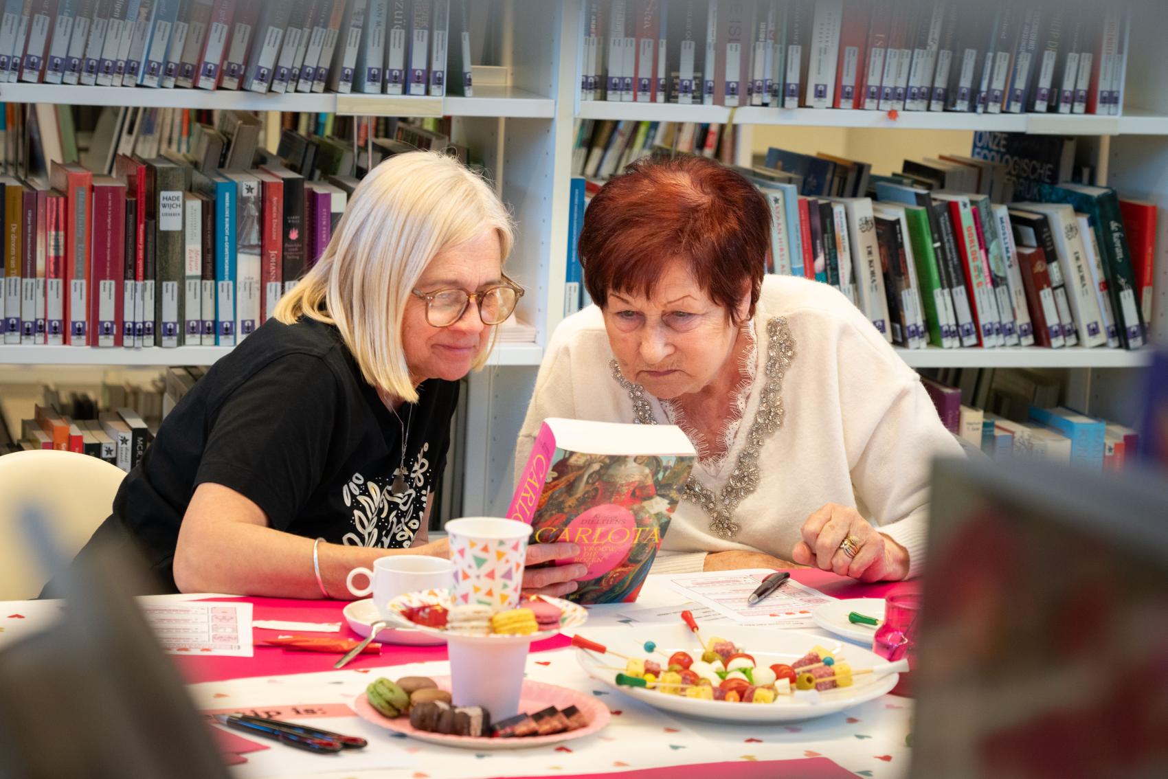 Boekenspeeddate met high tea in Houthalen-Helchteren